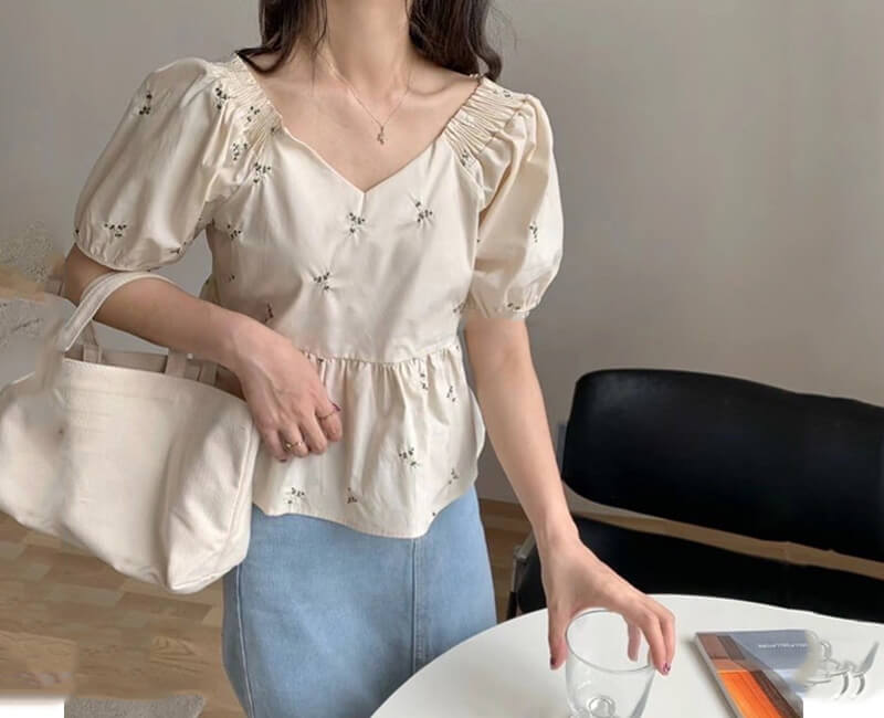 Áo thun hoa nhí pastel nhẹ nhàng nữ tính Áo thun hoa nhí pastel nhẹ nhàng nữ tính