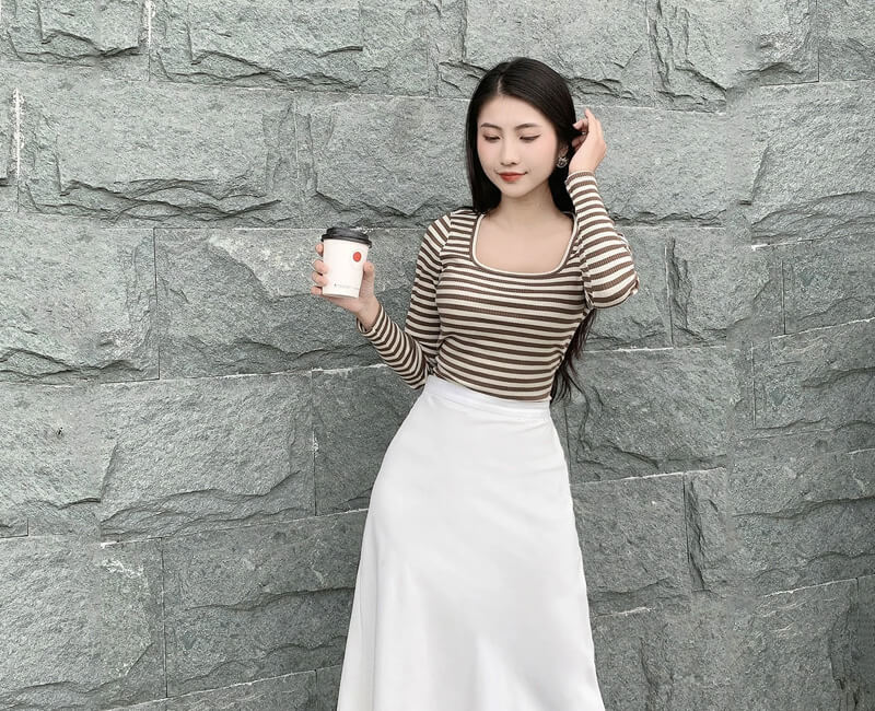 Áo thun kẻ sọc ngang trẻ trung Áo thun kẻ sọc ngang trẻ trung